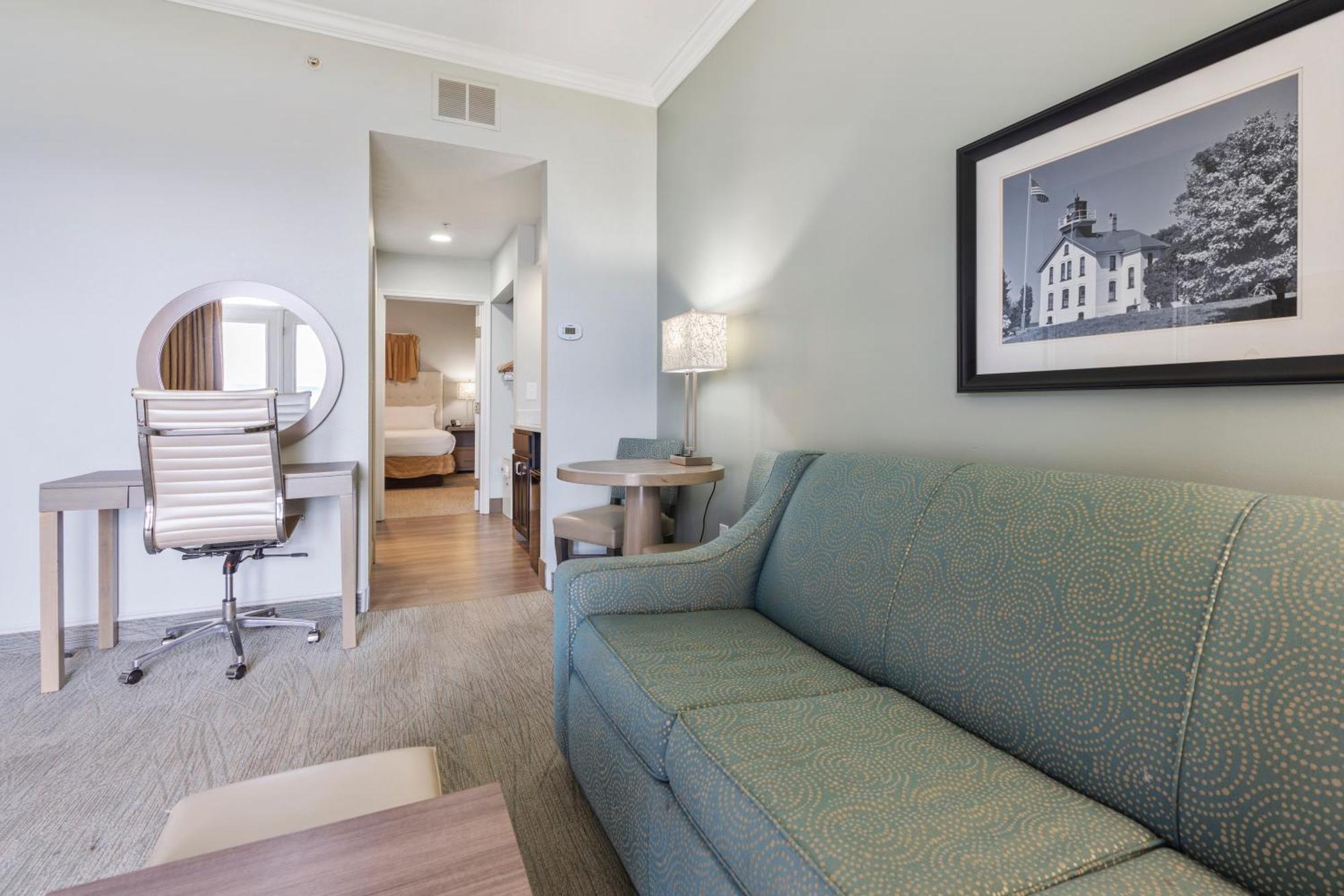 Cherry Tree Inn & Suites Traverse City Bagian luar foto