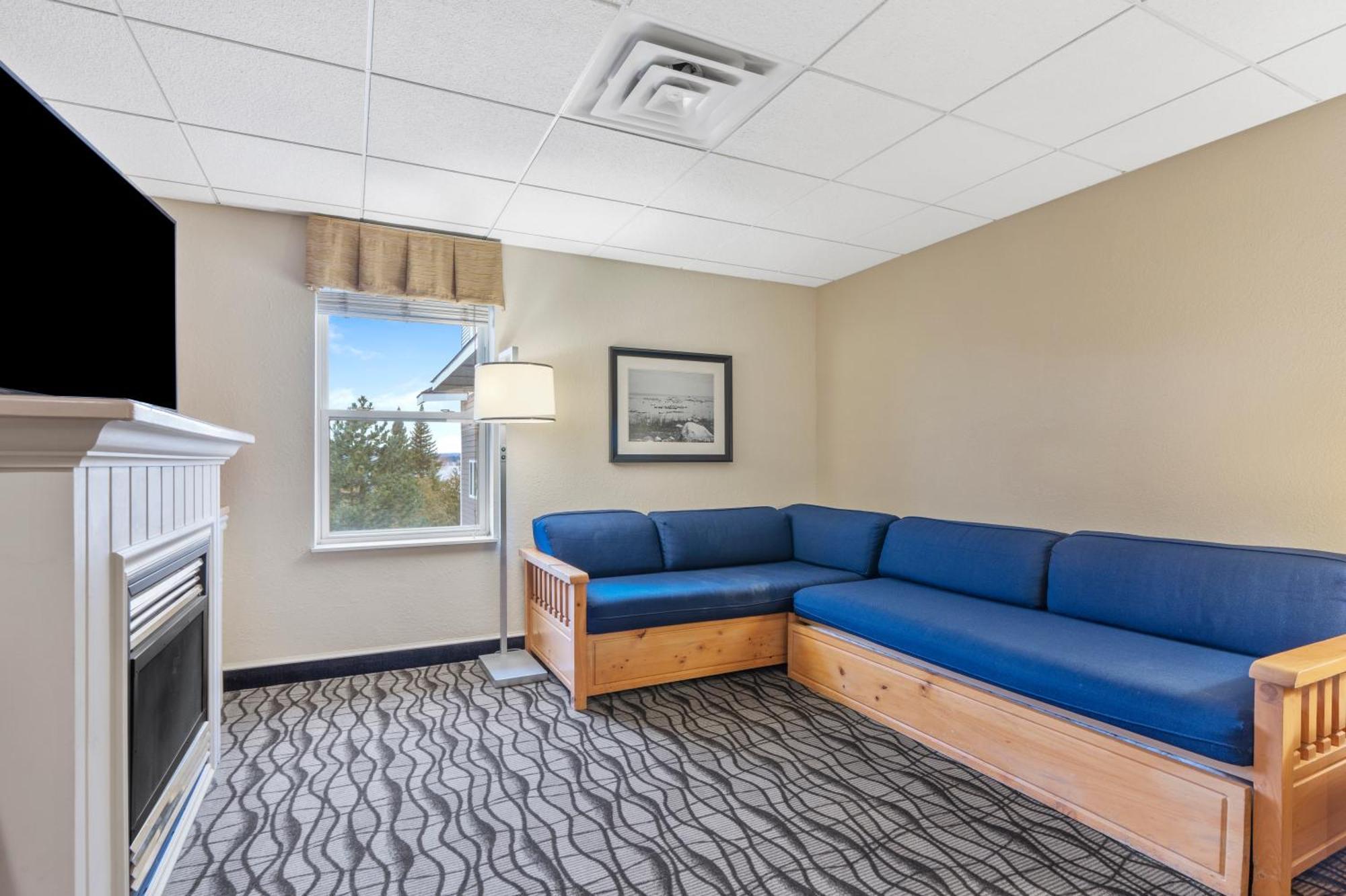 Cherry Tree Inn & Suites Traverse City Bagian luar foto