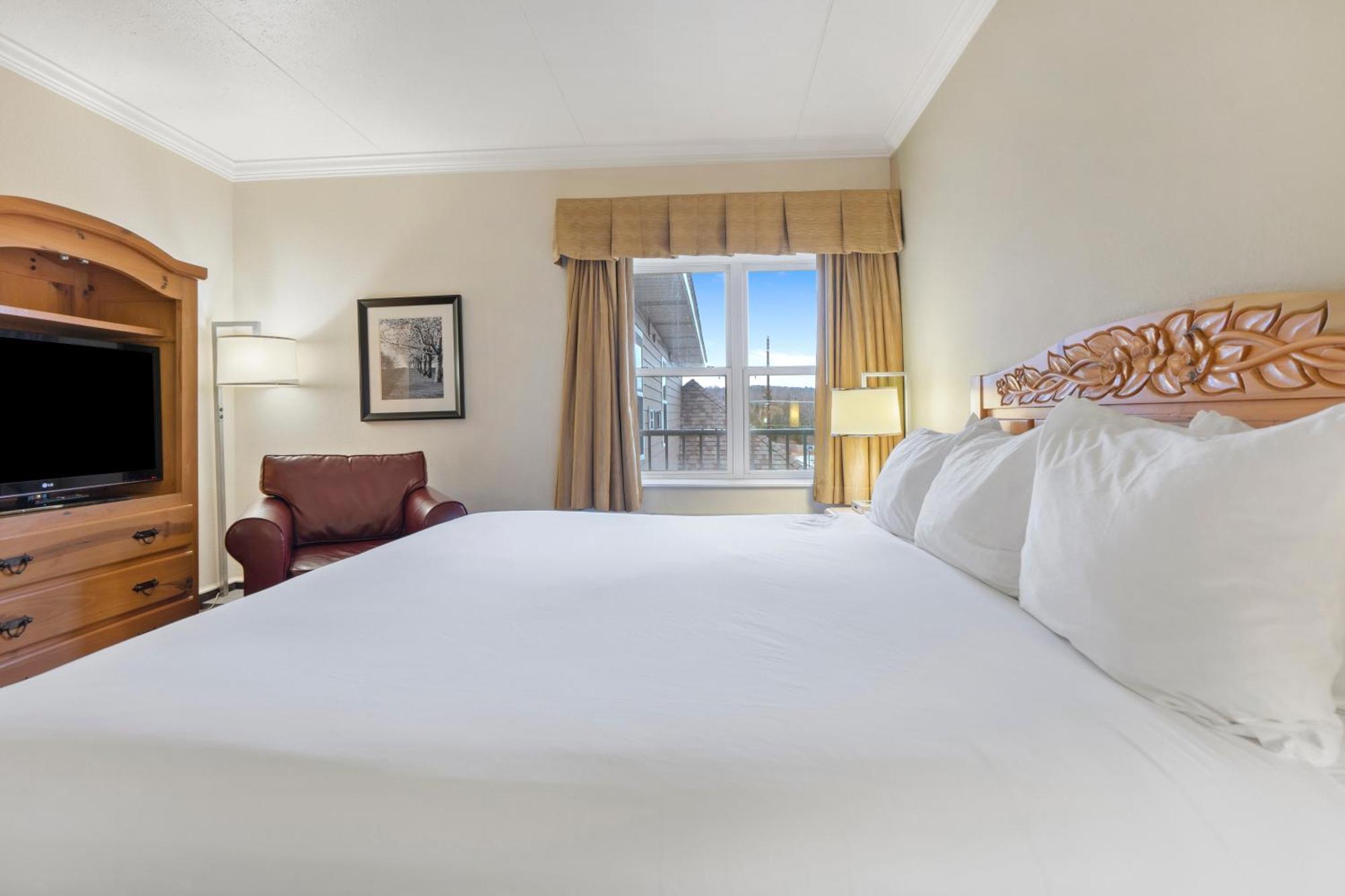 Cherry Tree Inn & Suites Traverse City Bagian luar foto