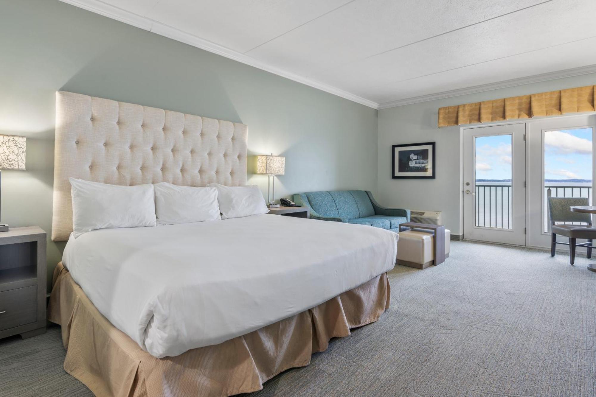 Cherry Tree Inn & Suites Traverse City Bagian luar foto