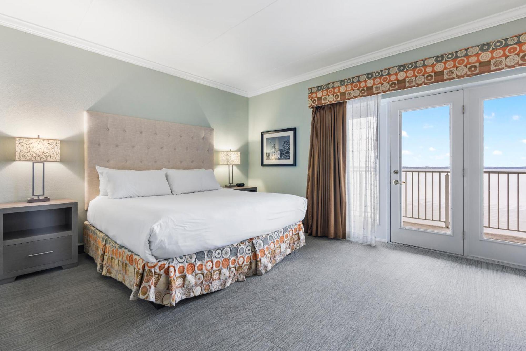 Cherry Tree Inn & Suites Traverse City Bagian luar foto